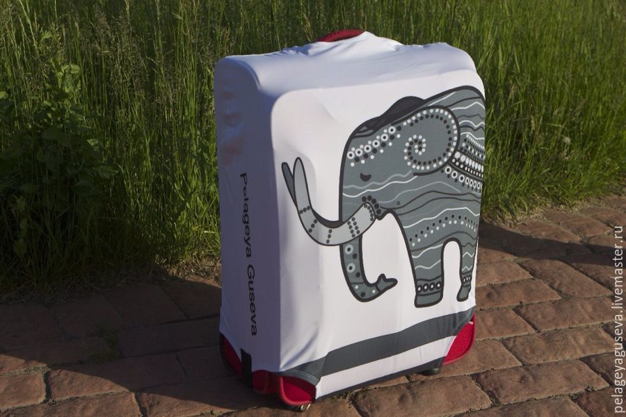 Чехол на чемодан "Серый слон"