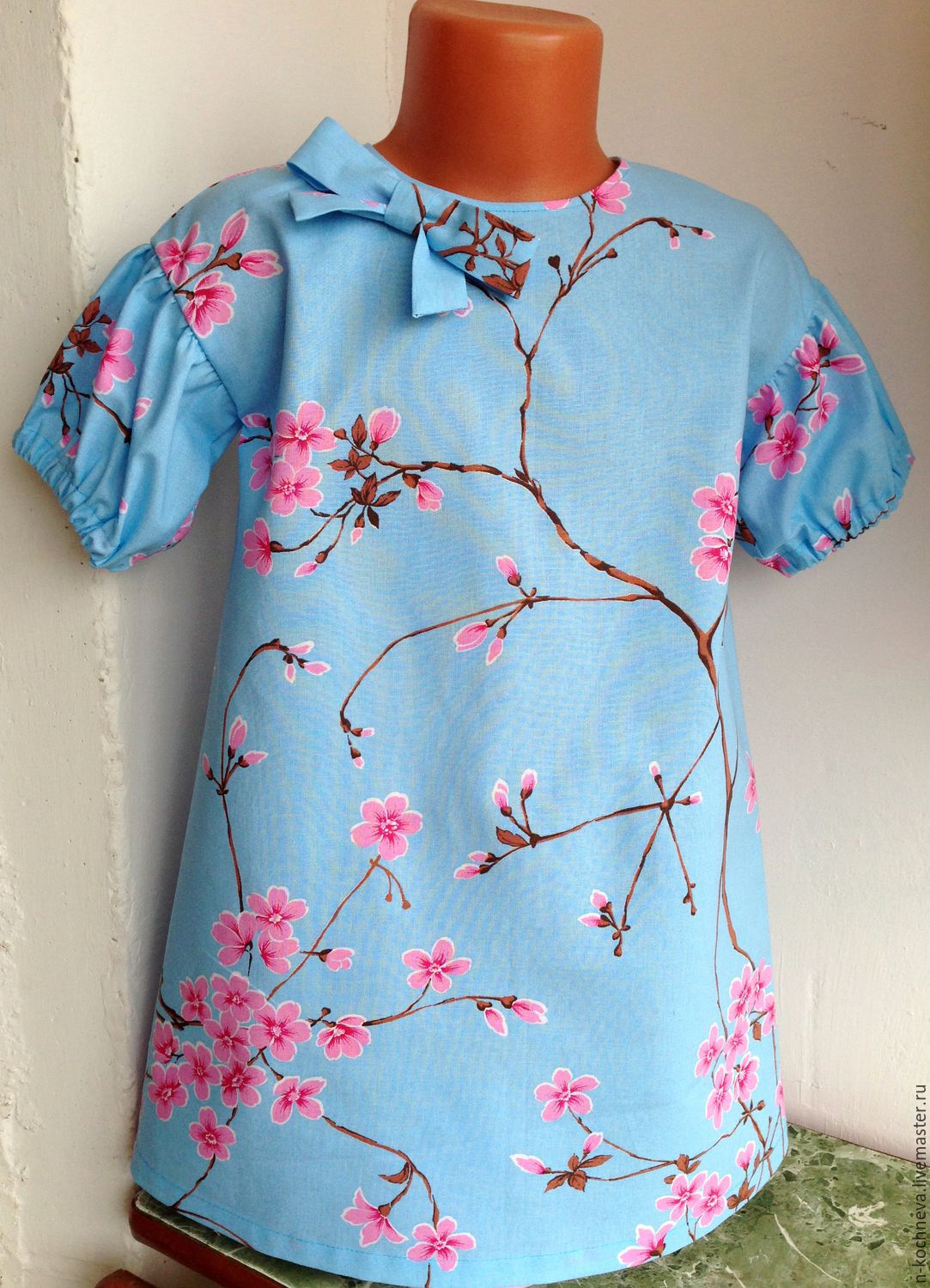 Платье  с цветами сакуры