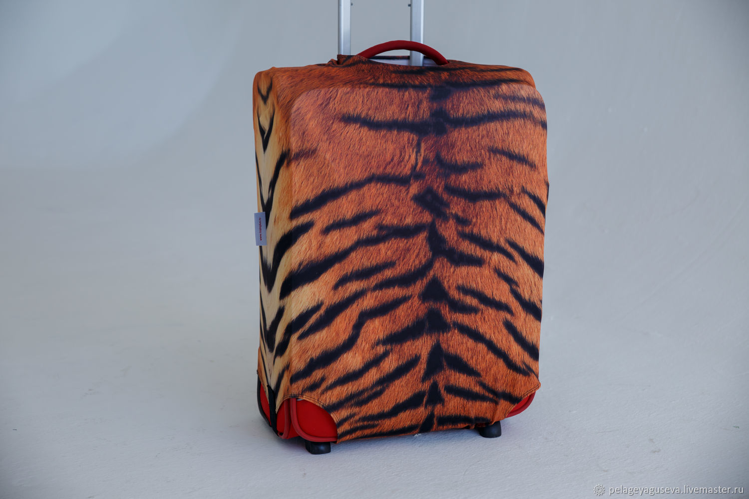 Чехол на чемодан "Шкура тигра"