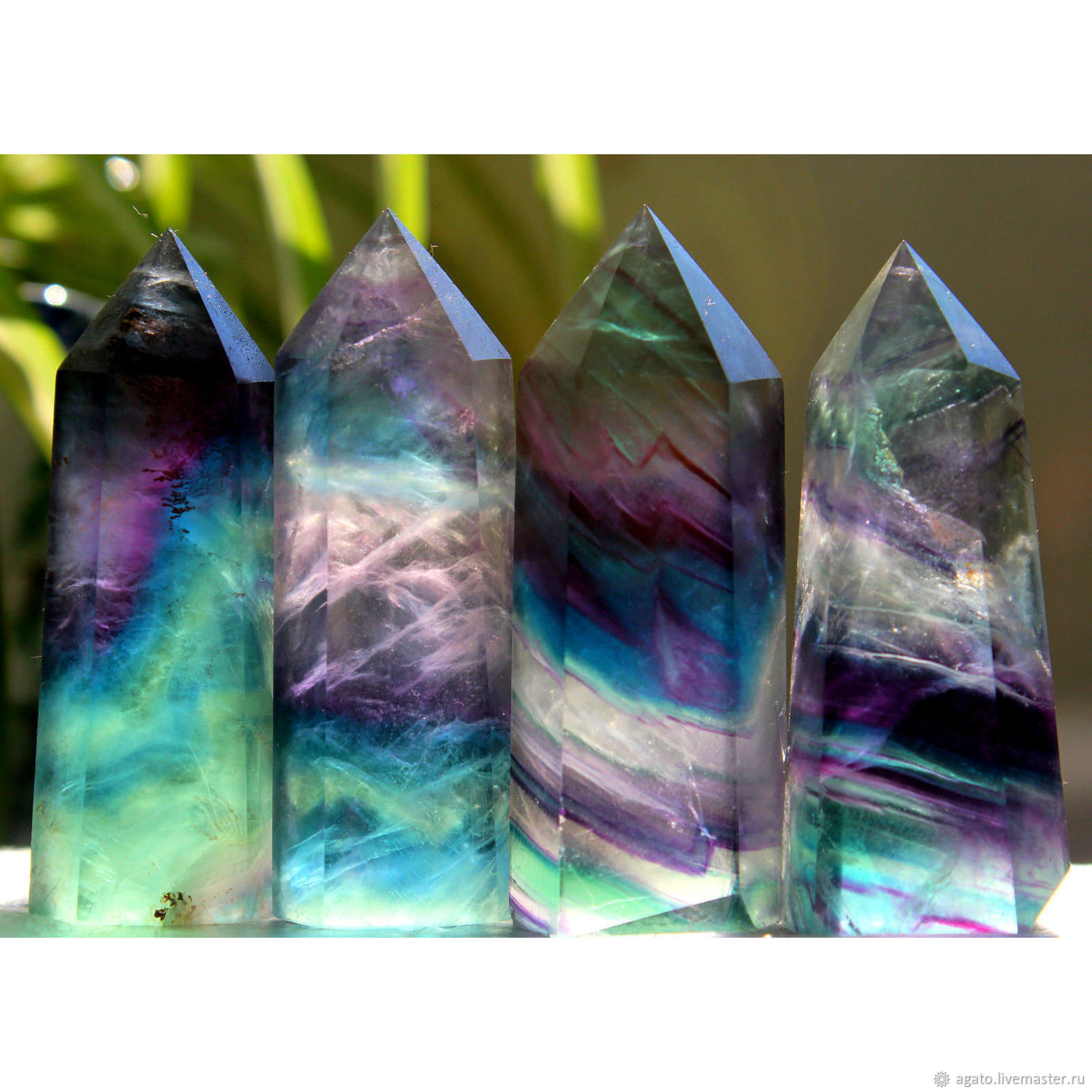 Четыре кристалла натурального флюорита
