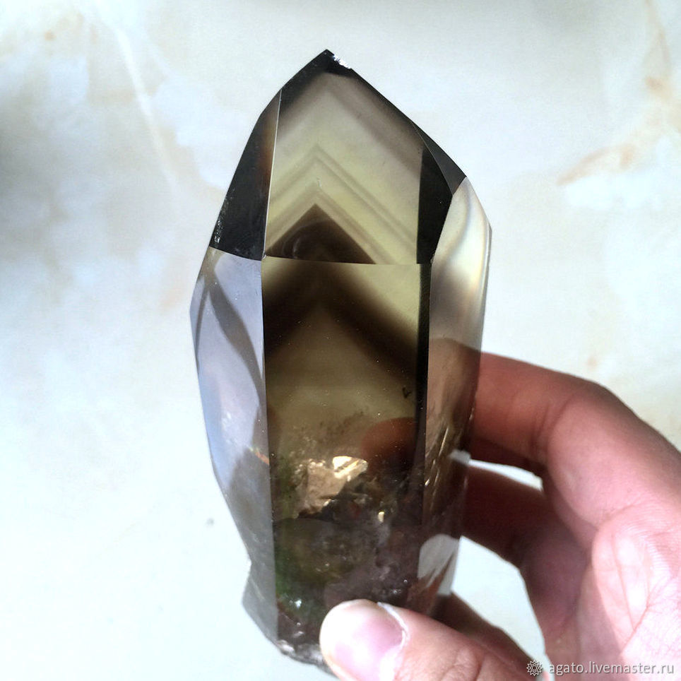 Натуральный кристалл раухтопаз многоуровневая ПИРАМИДА-фантом