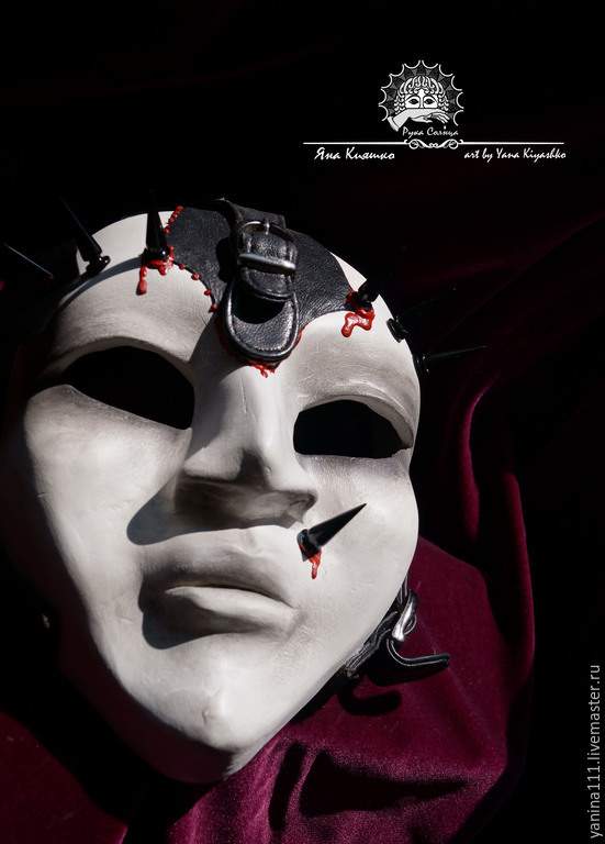 Готическая маска-компаньон "Мрачный страж"