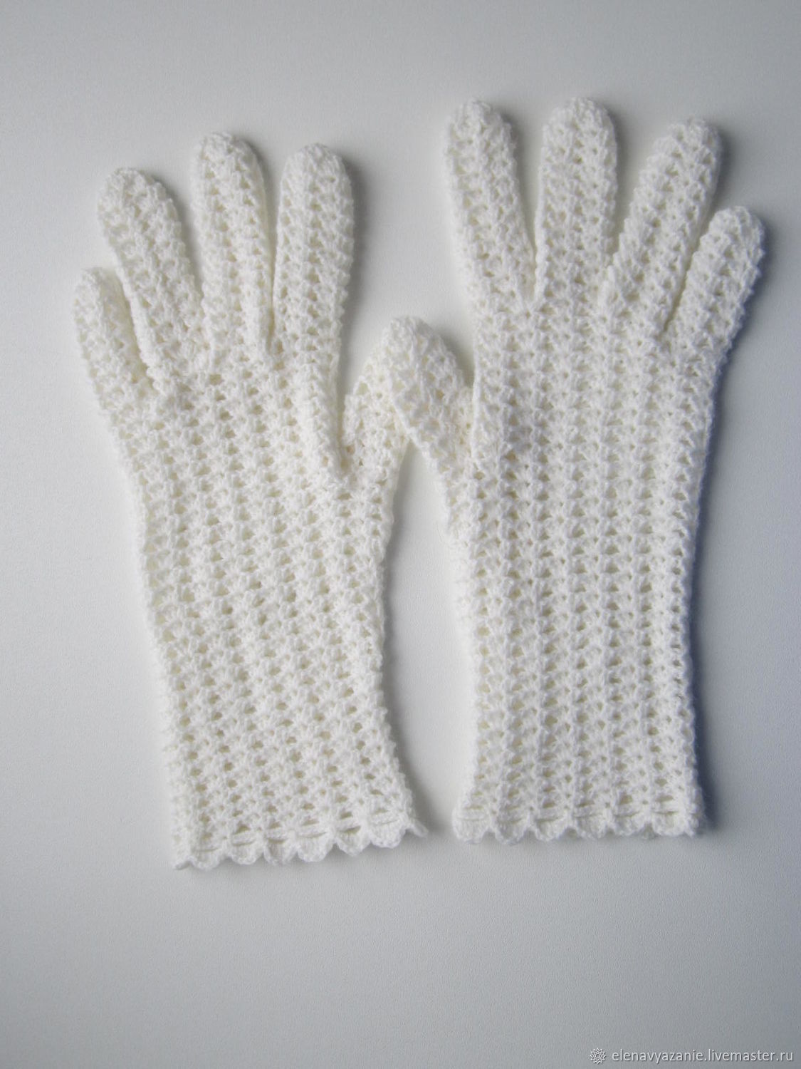 Ажурные перчатки, цвет белый