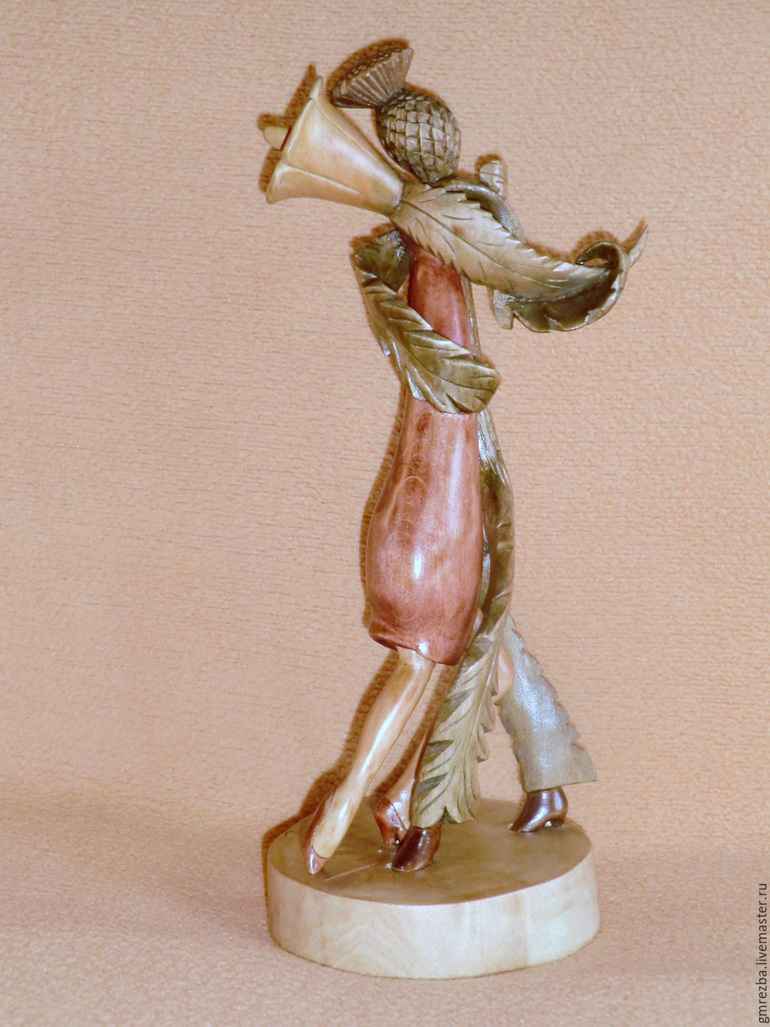 Статуэтка из дерева "Танго цветков" Художественная резьба