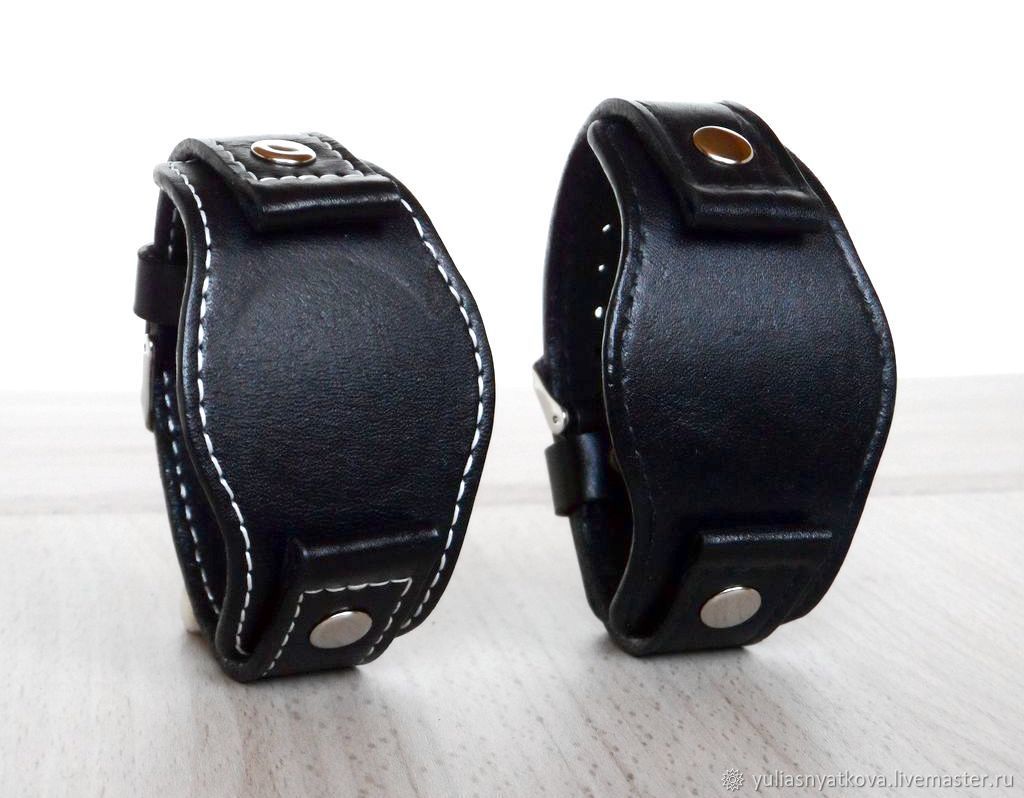 Черный кожаный браслет для часов