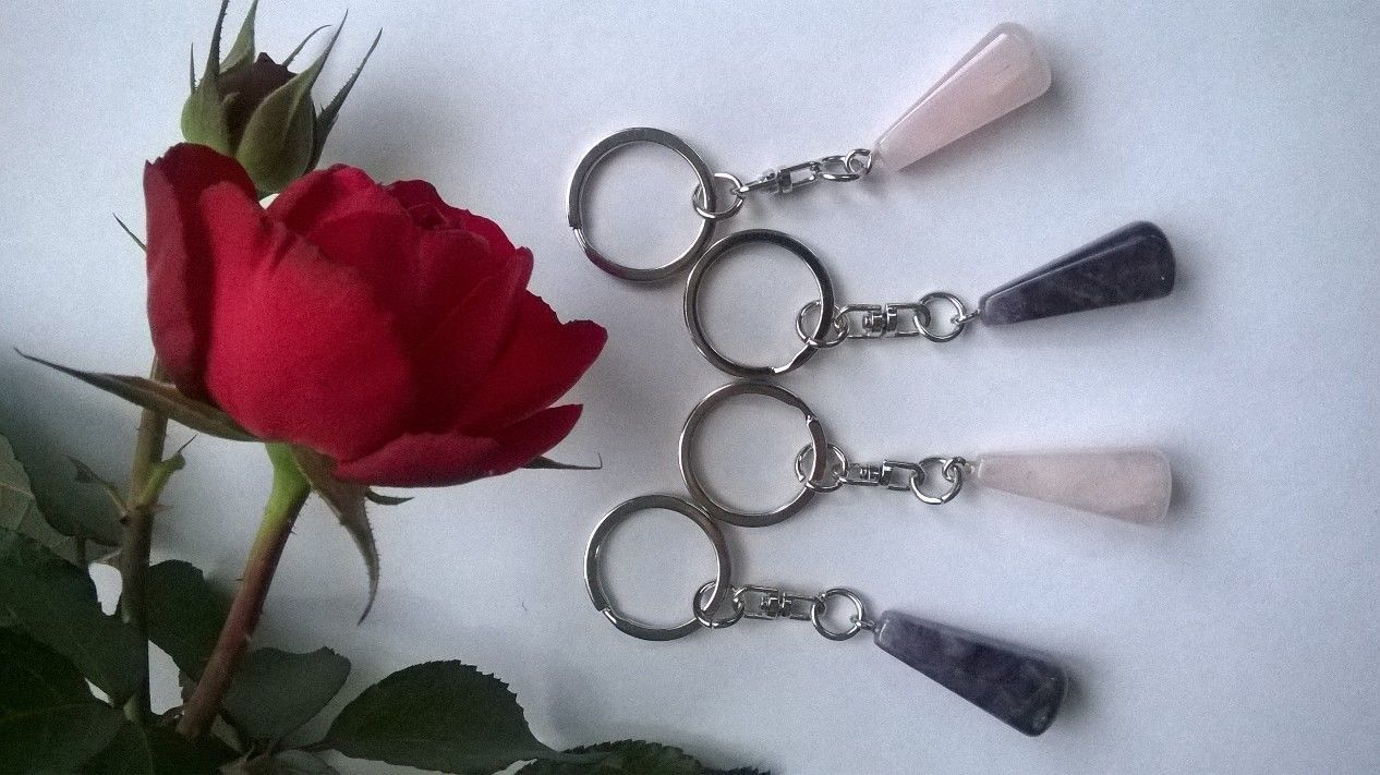 Брелки для ключей с аметистом и розовым кварцем