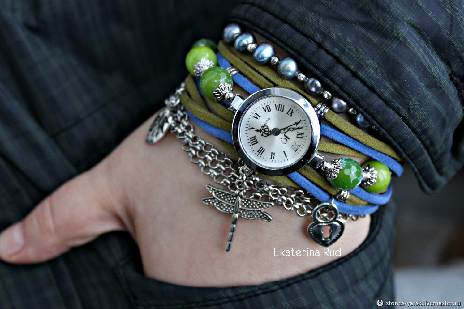 Замшевые наручные часы, женские с синим жемчугом "Время-времечко"