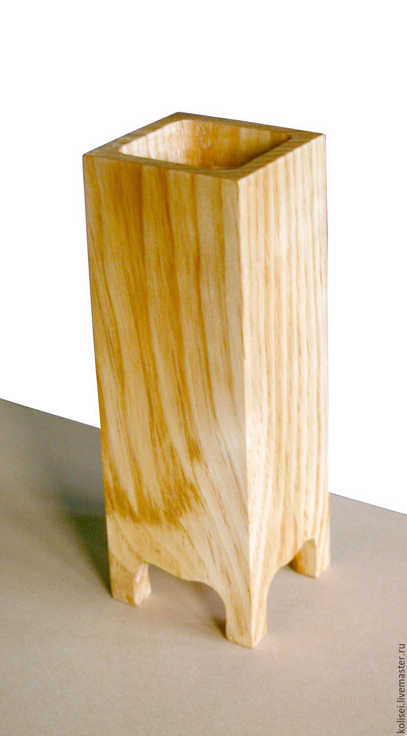 ваза из массива древесины