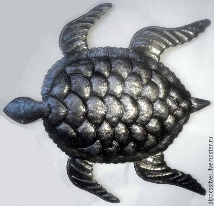 Морская черепаха, вырезанная из металла, размером 30 см
