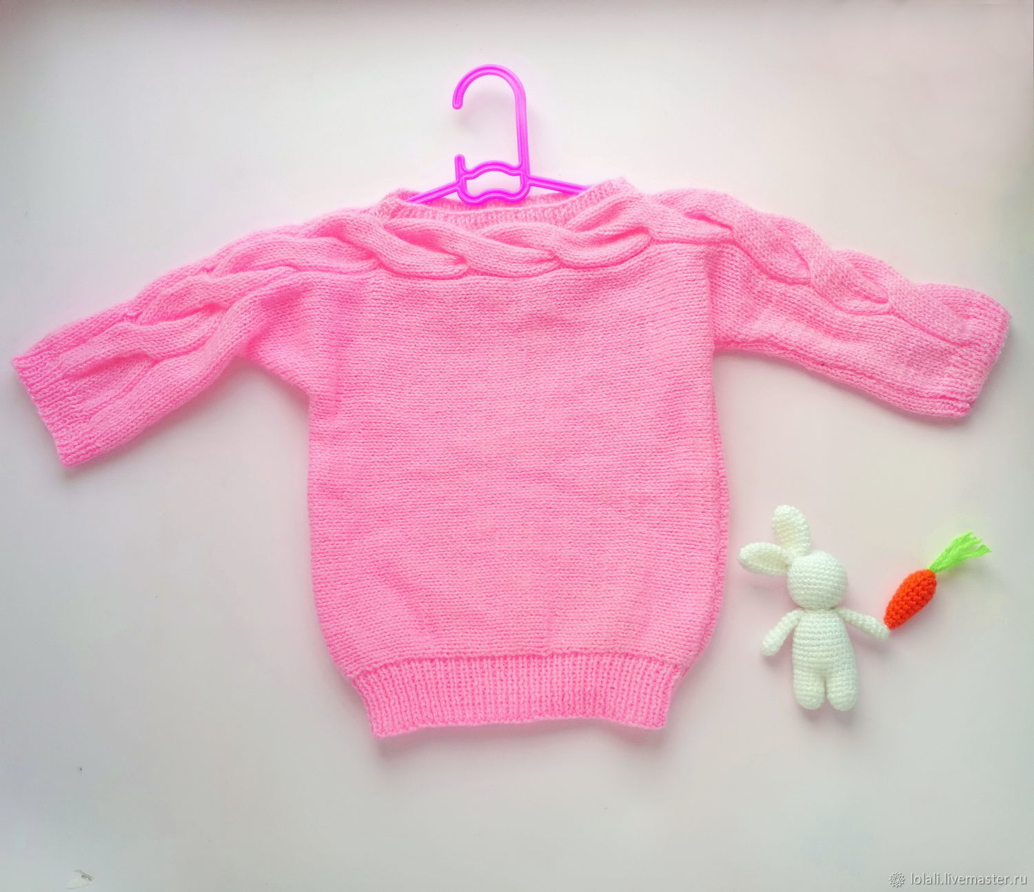 Вязаный розовый свитер для девочки на 12 месяцев