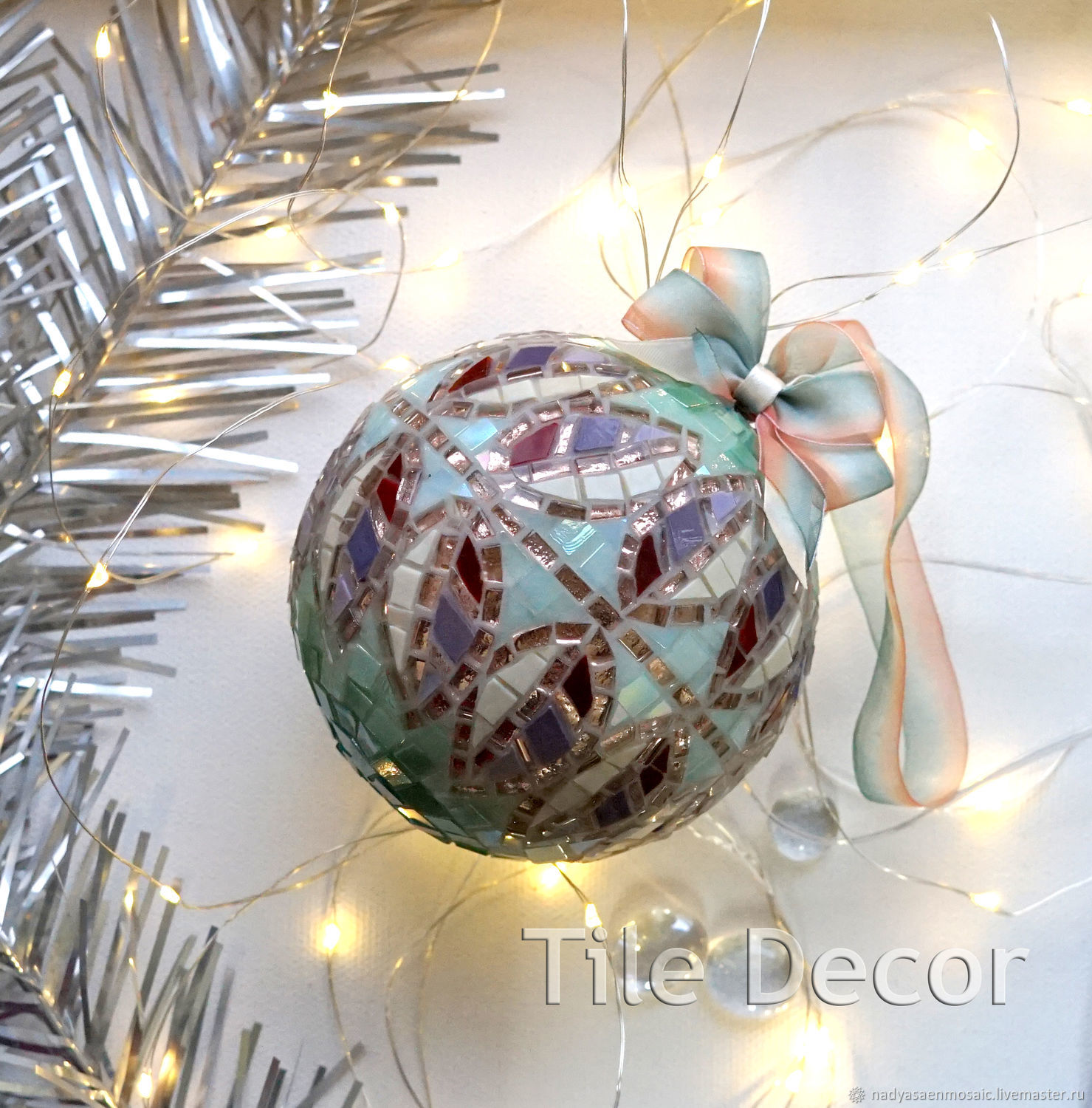 Новогодний коллекционный шар из мозаики Веточка рябины