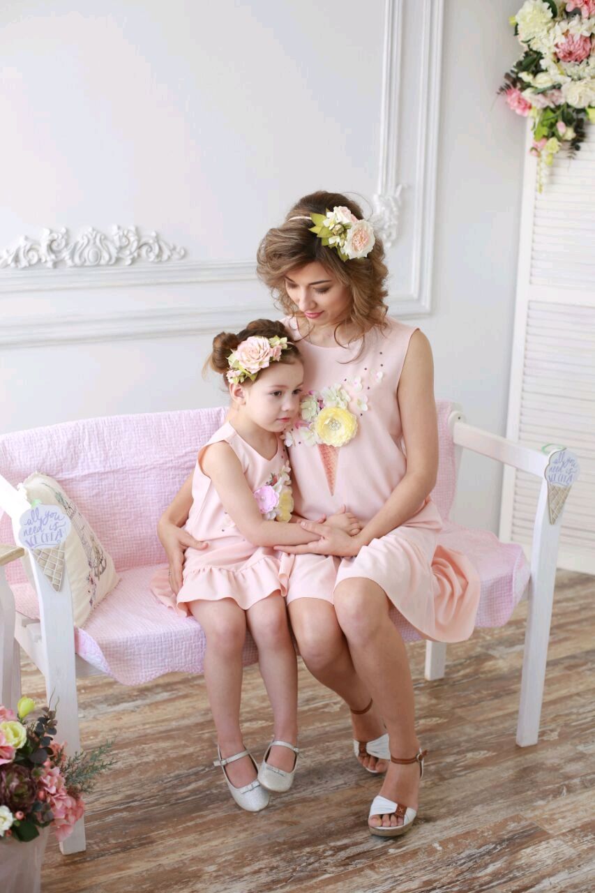 Розовые платья familylook мама дочка. Купить фемилилук. В одном стиле