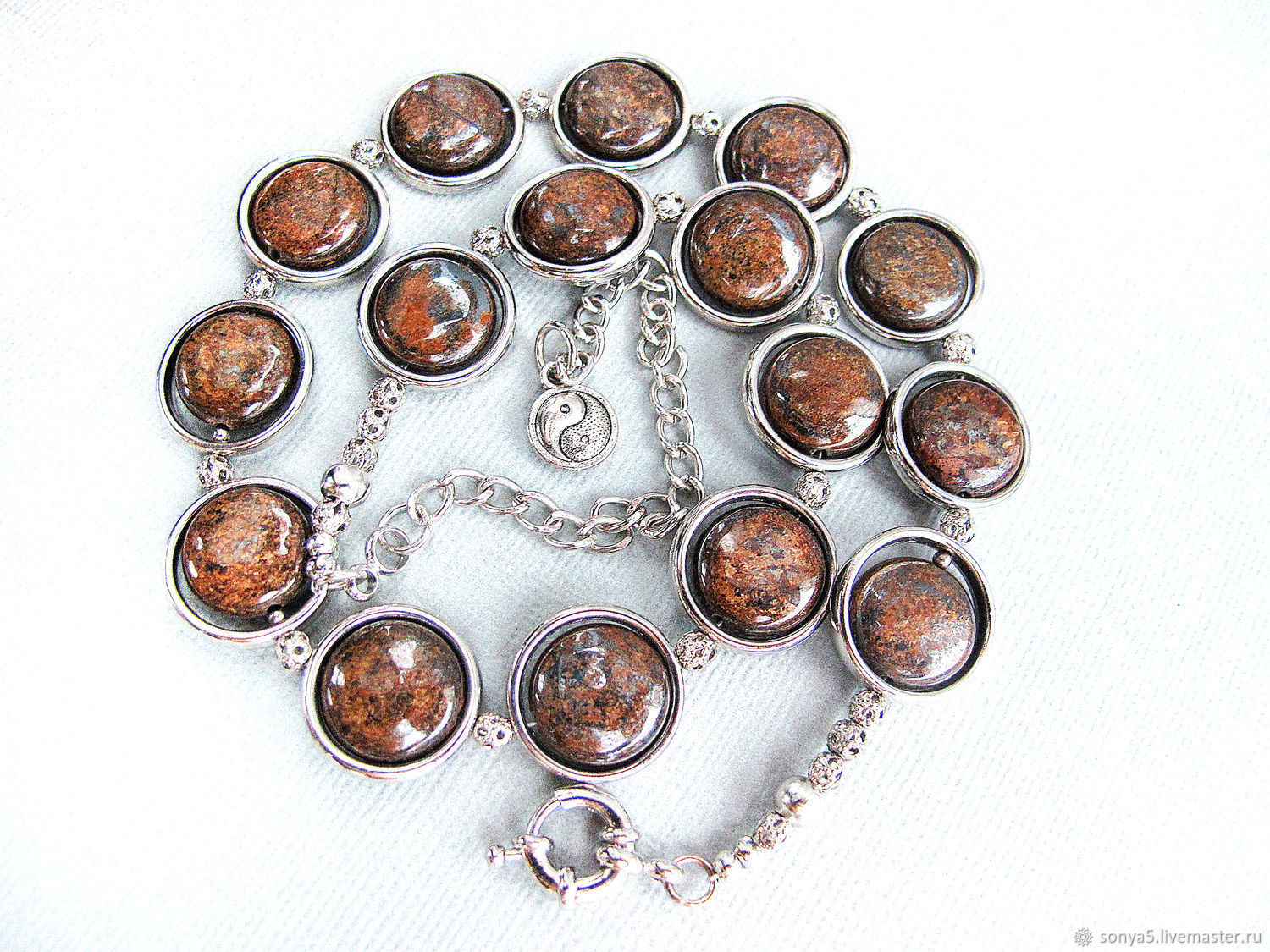 Ожерелье из бронзита природного происхождения "Темный шоколад"