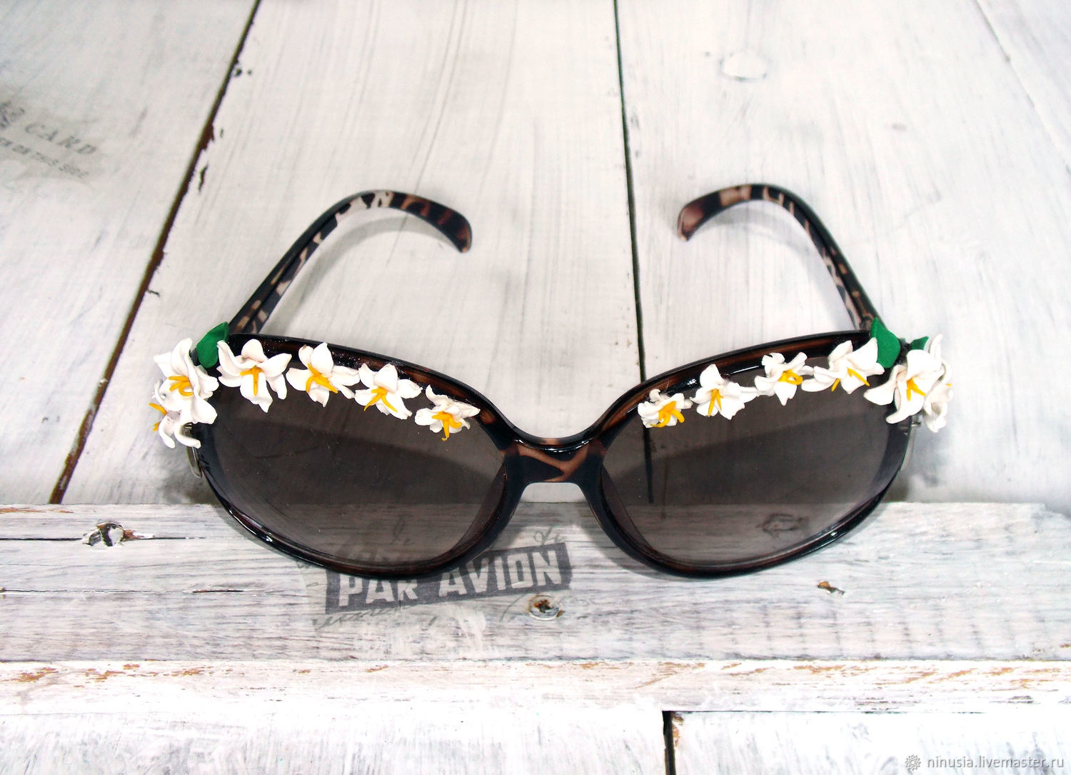 Очки солнцезащитные в стиле бохо с цветами "Белая лилия"