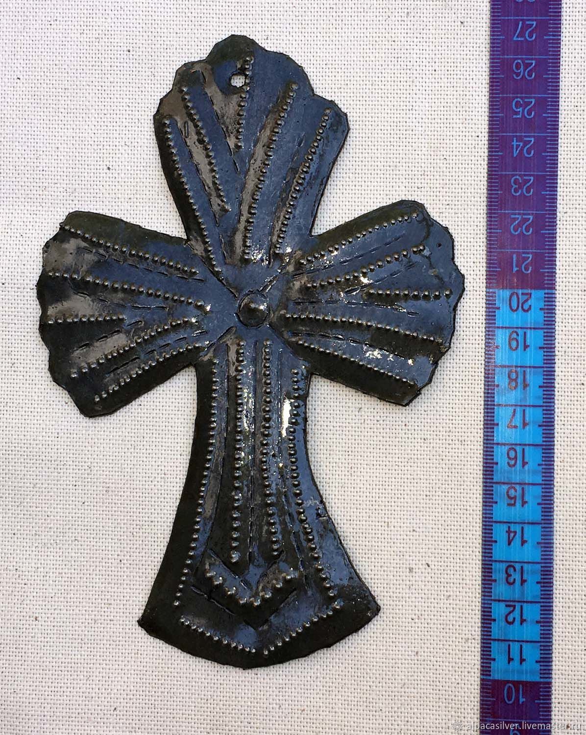 Крест, чеканка по металлу, размером 17 х 11 см