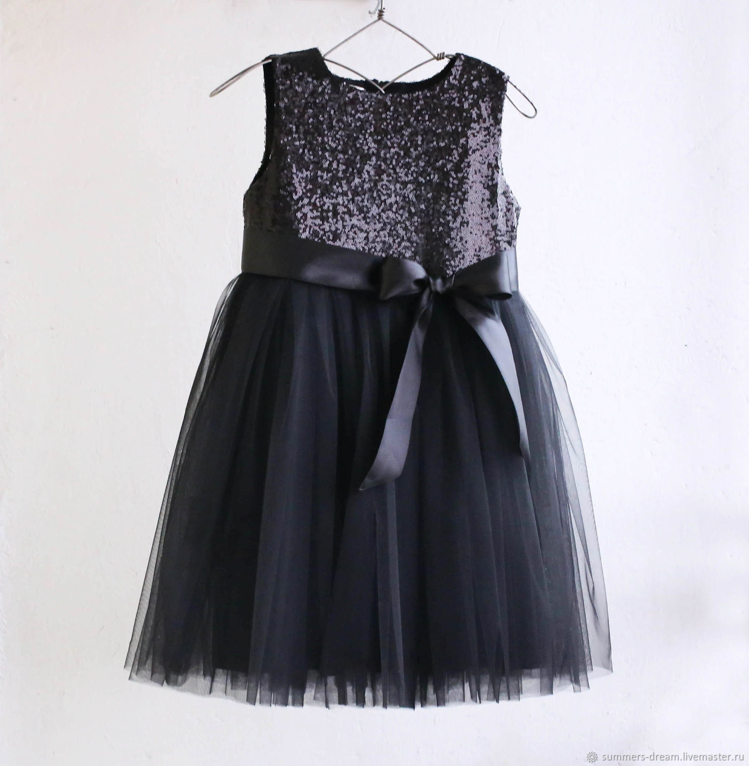 Черное праздничное платье для девочки "Black star"