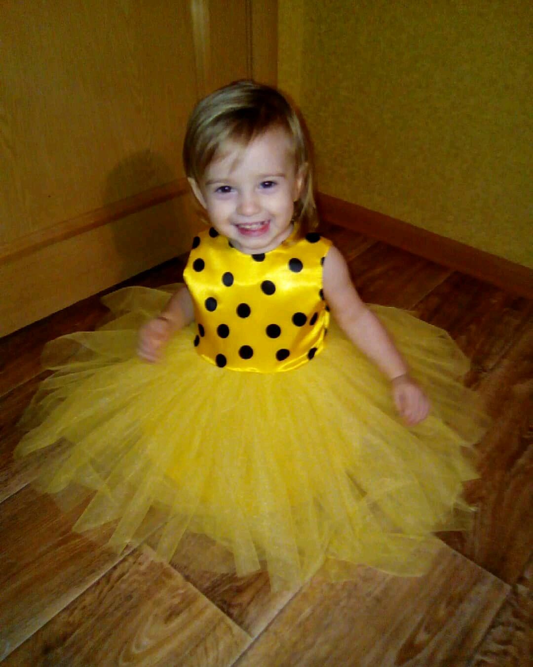 Платье для малышки из желтого фатина
