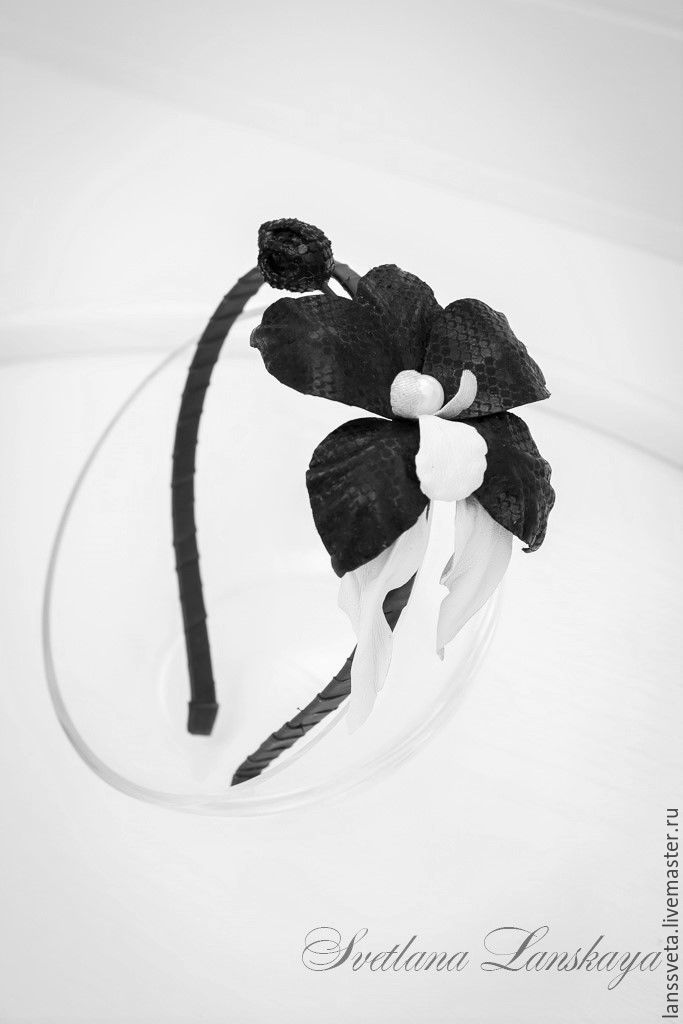 Ободок из кожи Орхидея. Черно- белая классика. Украшение для волос