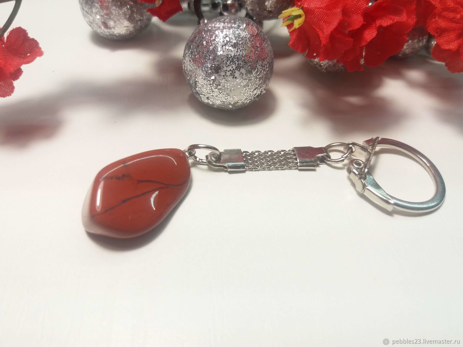 Брелок для ключей из Яшмы красной, натуральный камень