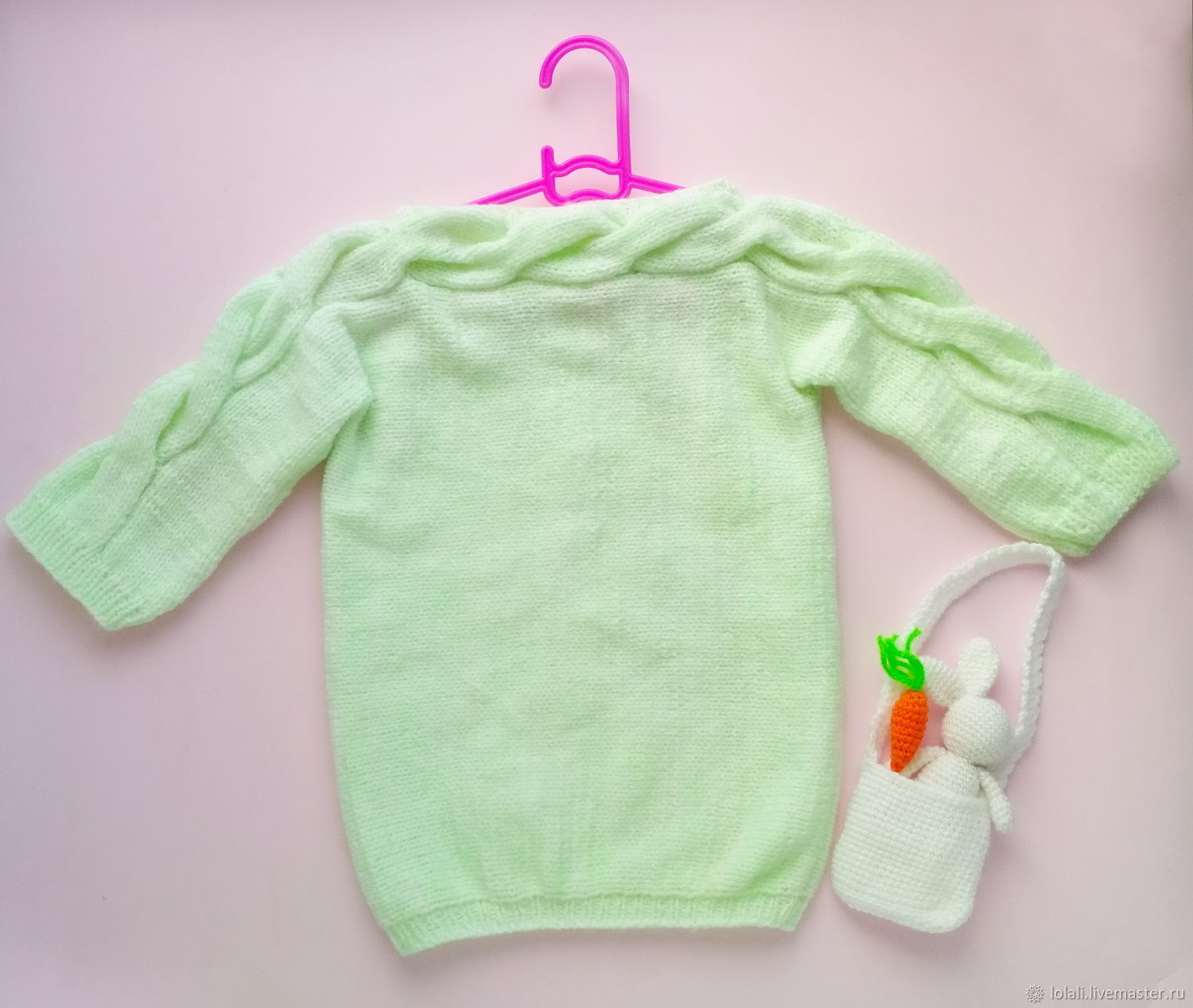 Вязаный нежно-зелёный свитер для девочки 12-18 месяцев