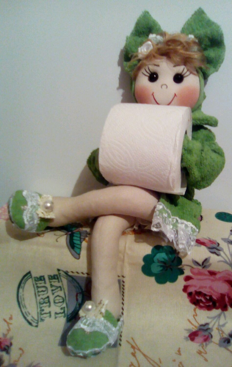 Кукла-держатель для туалетной бумаги "блондиночка"