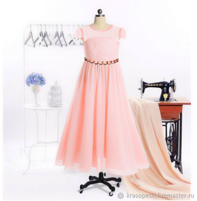 Розовое  платье