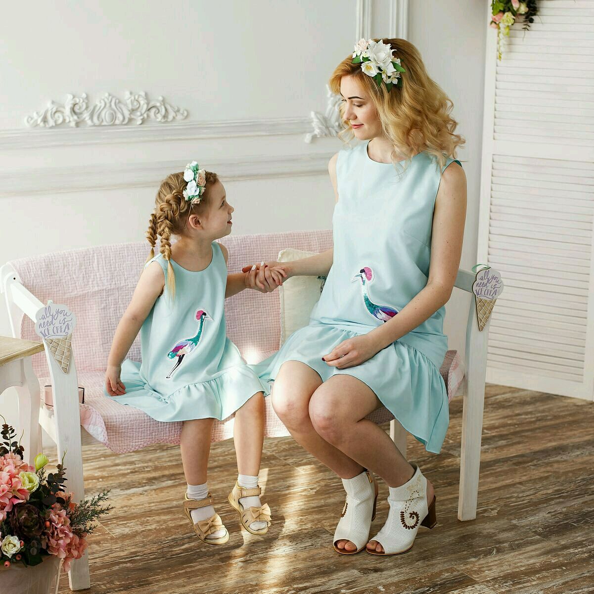 Платья Фемилилук с принтом мороженое. Одинаковые платья мама и дочка