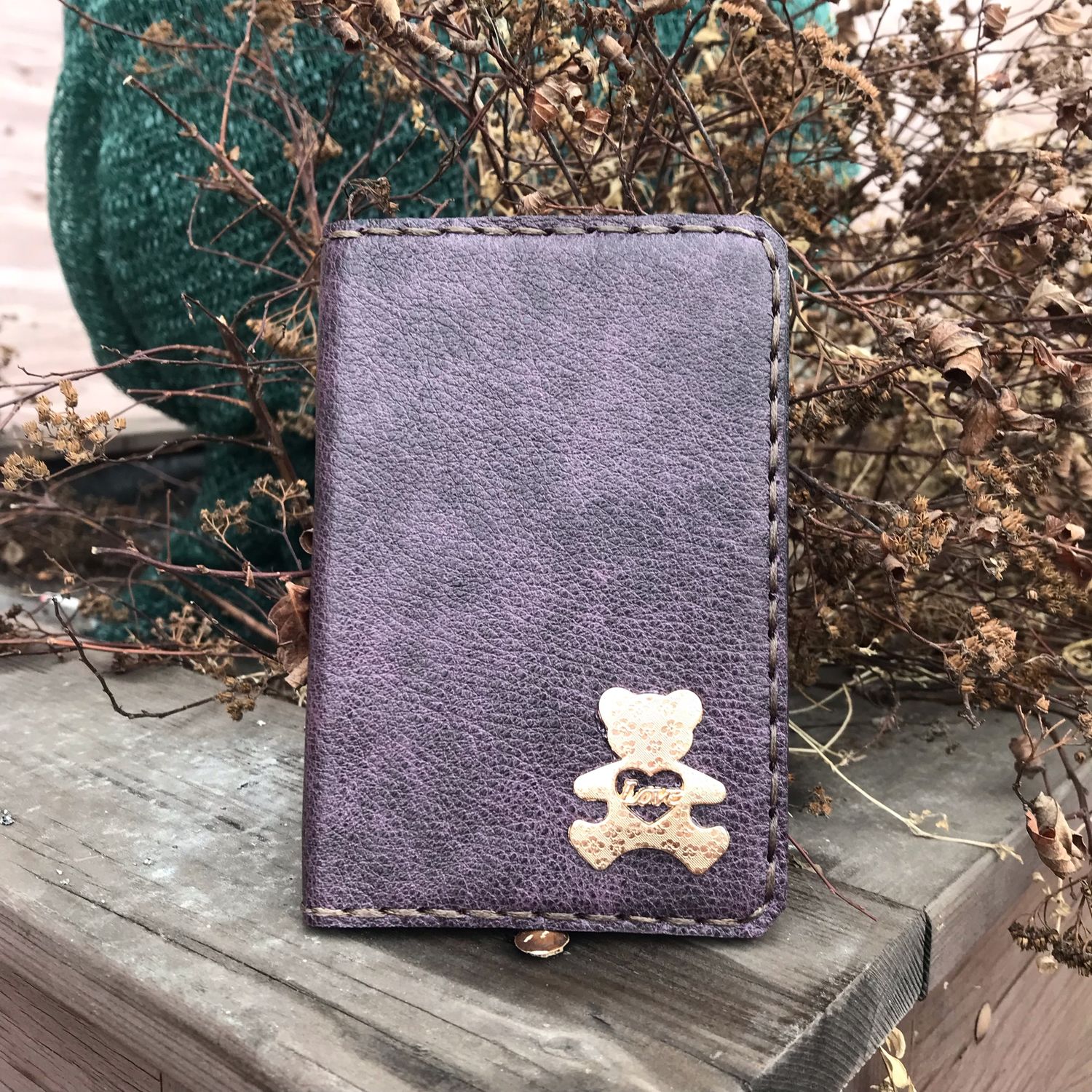 Обложка на паспорт «Love» из натуральной кожи цвет «Фиолетовый»