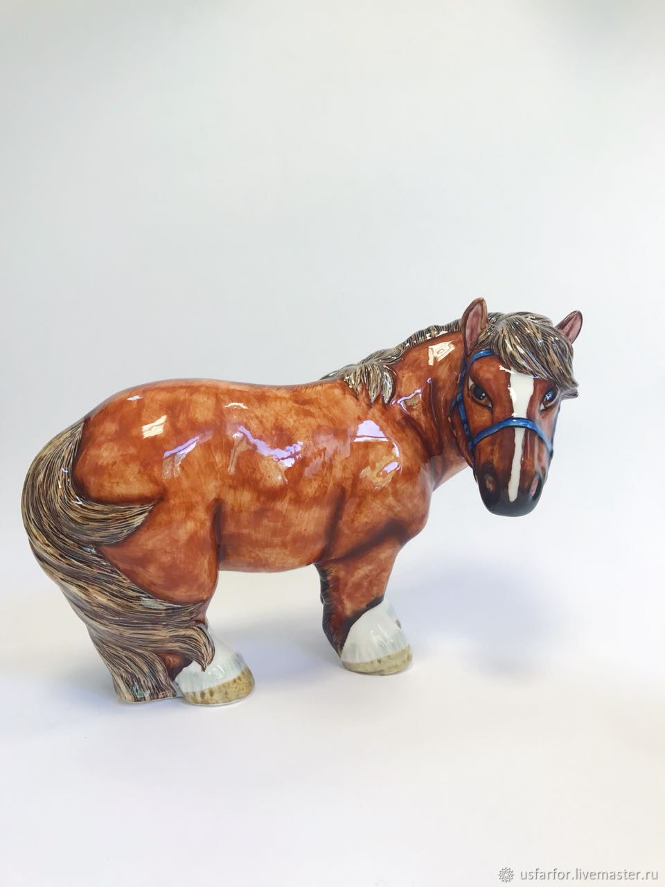 " Лошадь " из фарфора