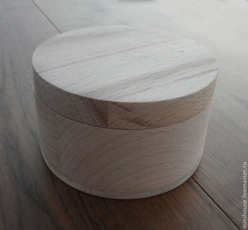 Деревянная шкатулка из бука, цилиндрическая диаметр 95 мм