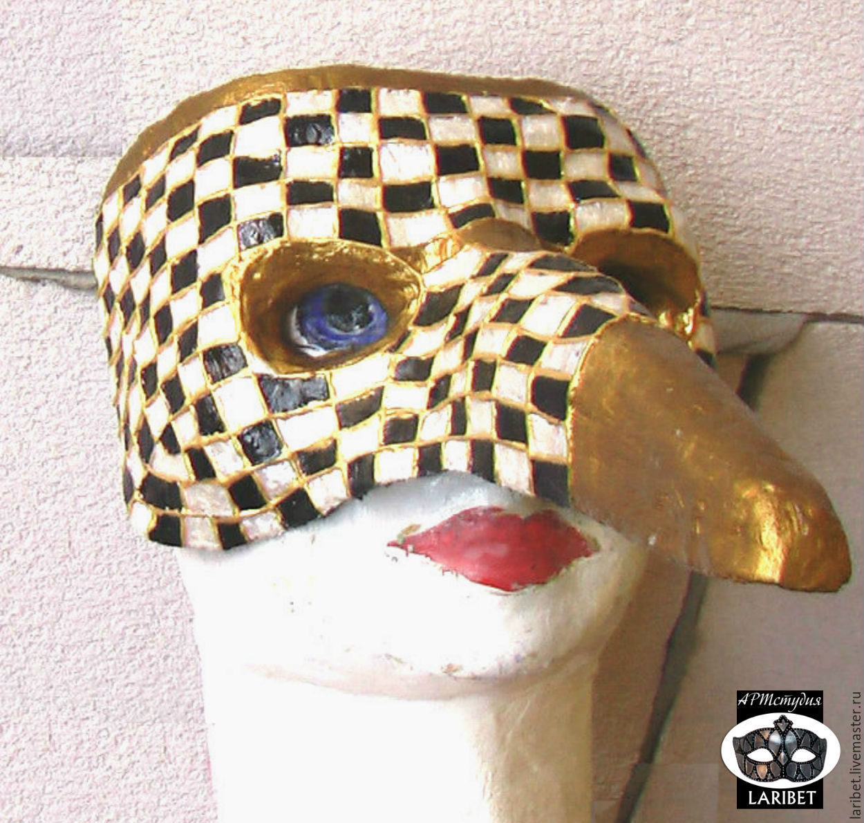 Карнавальная маска "Золотой нос шахматного короля"