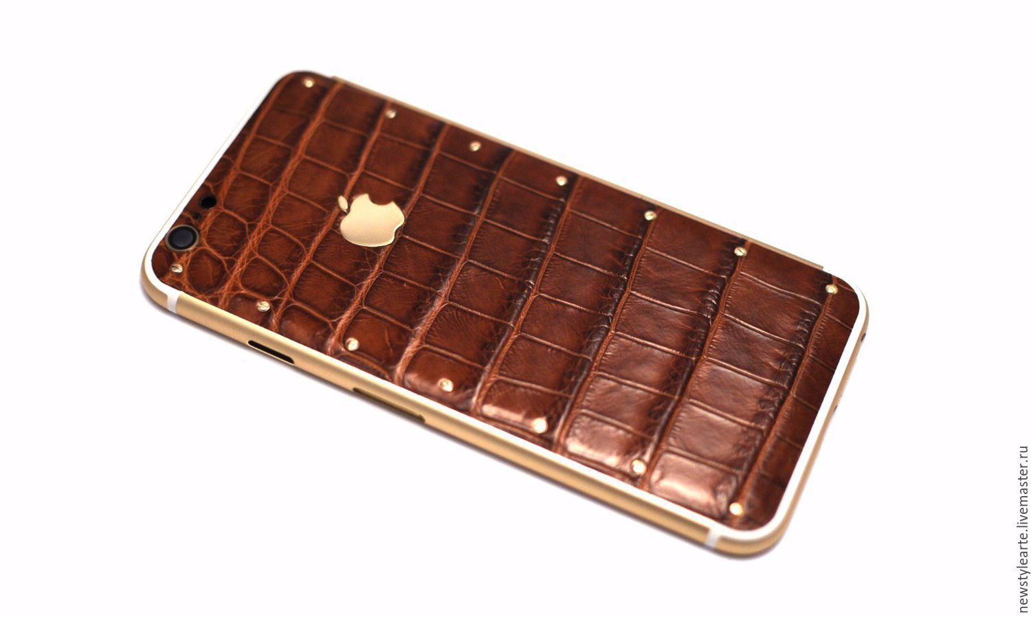iPhone 6s в коже крокодила золото