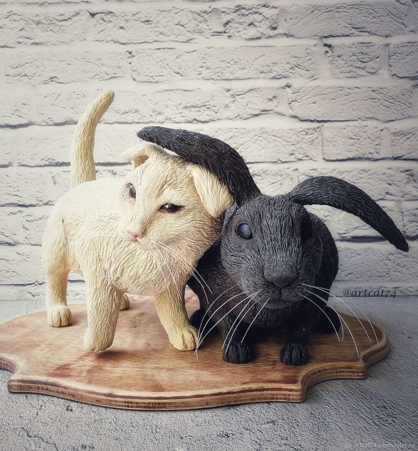 Фигурки кот и заяц из полимерной глины