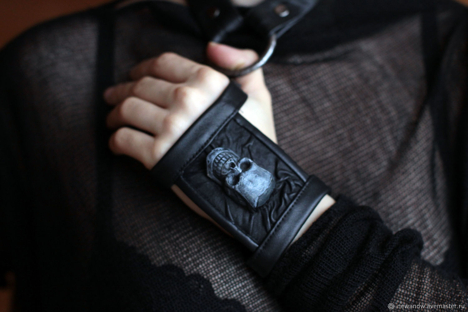 3D Украшение на руку "Череп" из натуральной кожи чёрного цвета