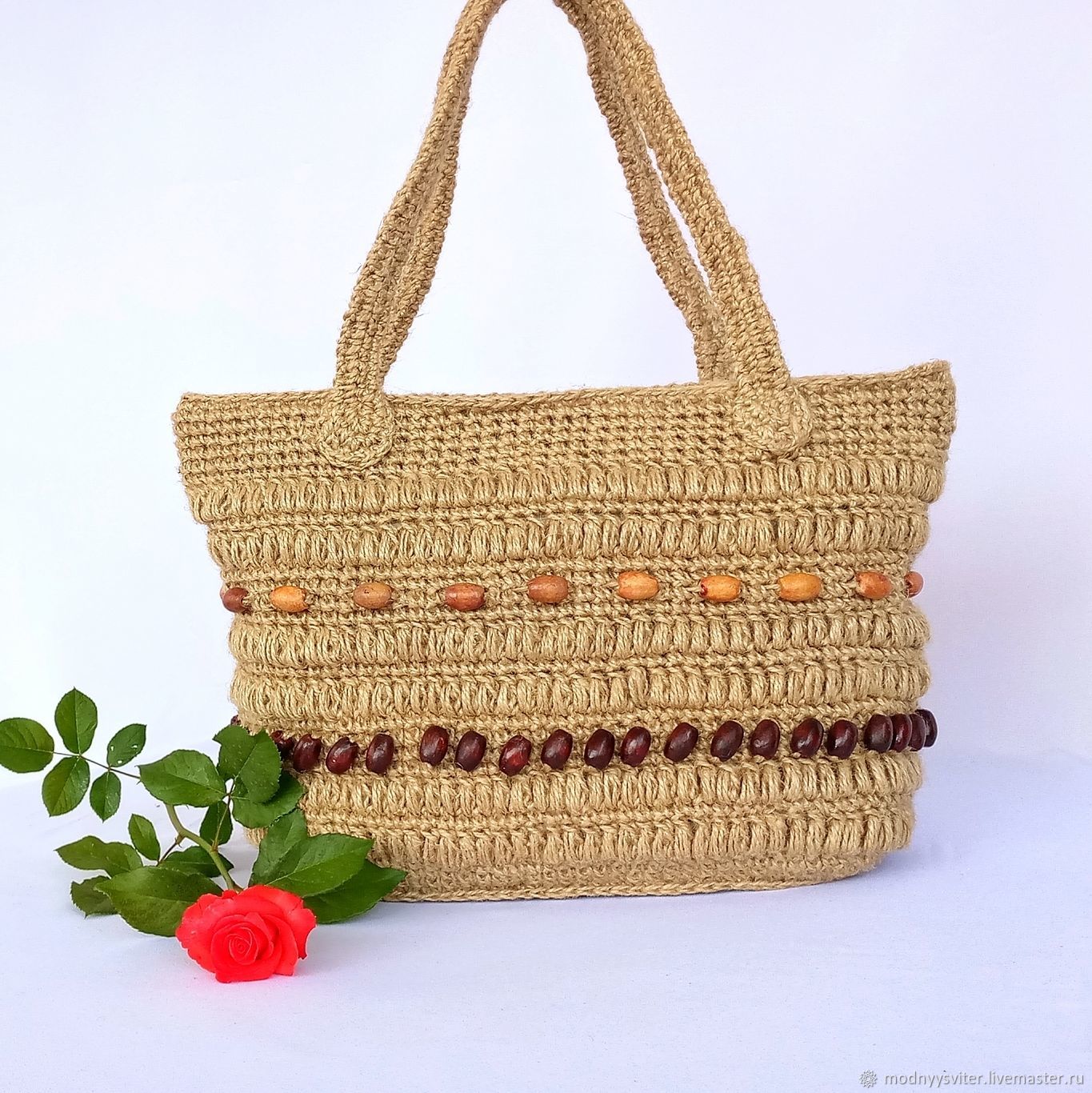 Вязаная сумка из джута с декором
