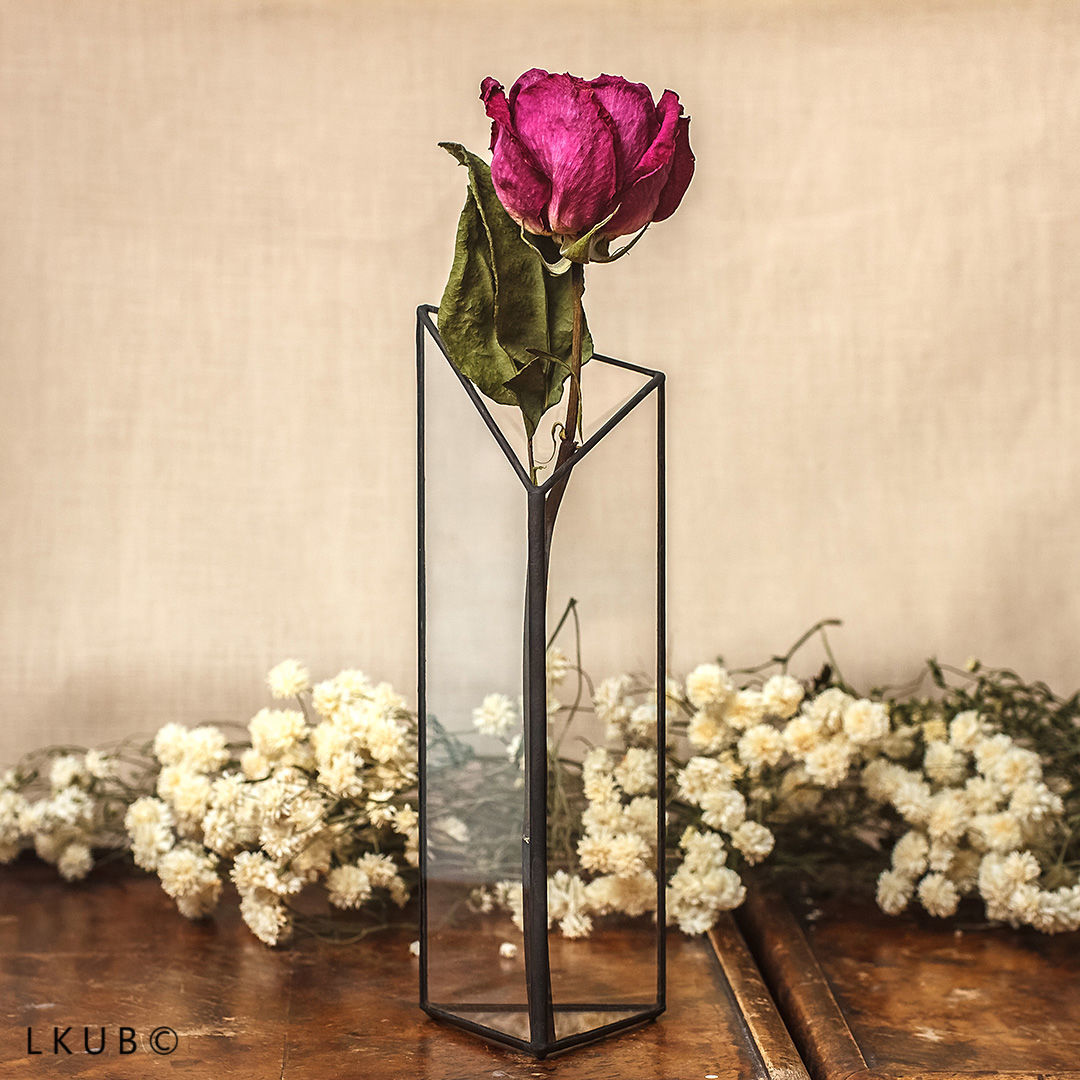 Геометрическая стеклянная ваза 