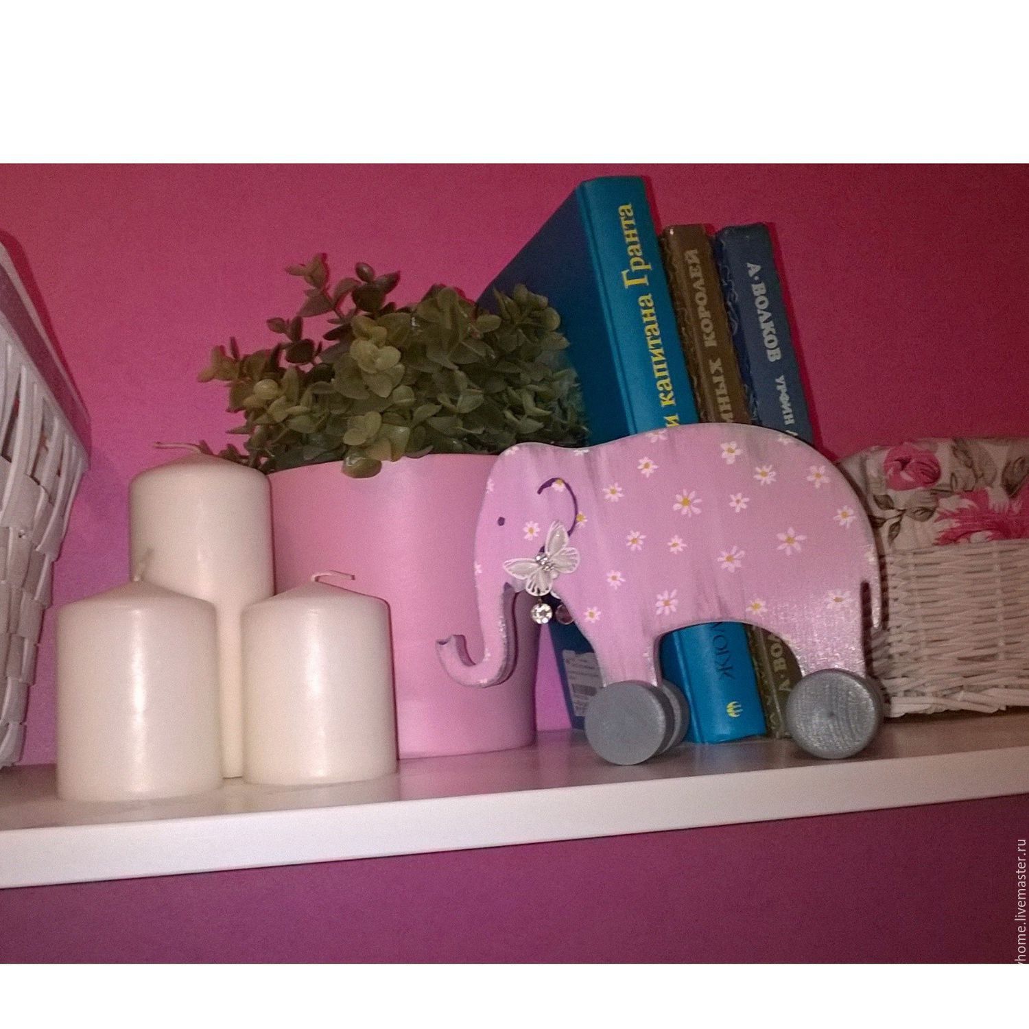 Интерьерная деревянная игрушка Розовый Слон. Игрушка на колесиках