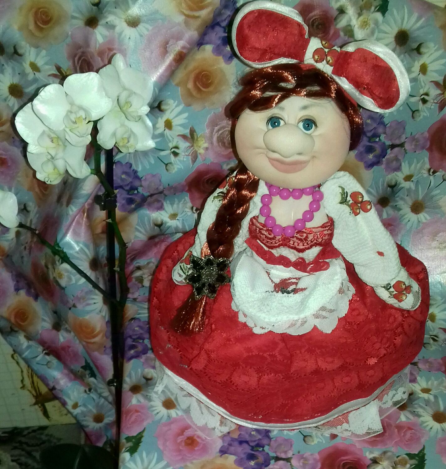 Кукла грелка на чайник "Дуся"