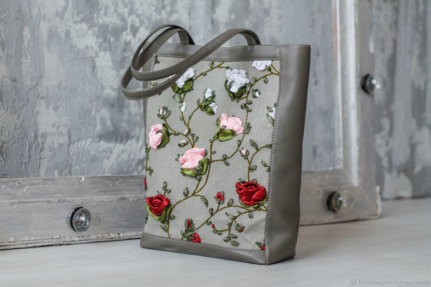 Красивая и оригинальная сумка_ вышивка атласными лентами_Fisenko brand