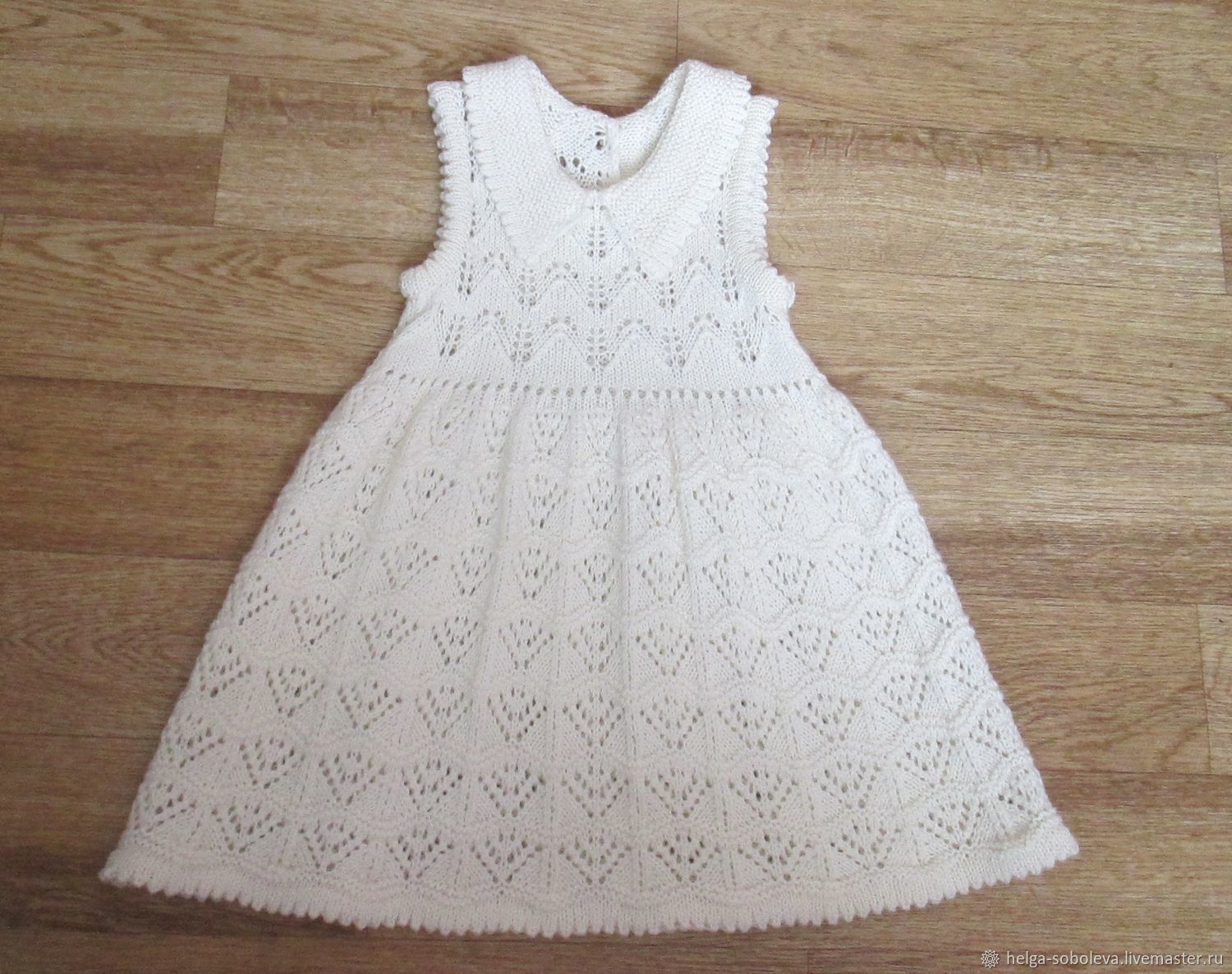 Платье вязанное для девочки 3 лет