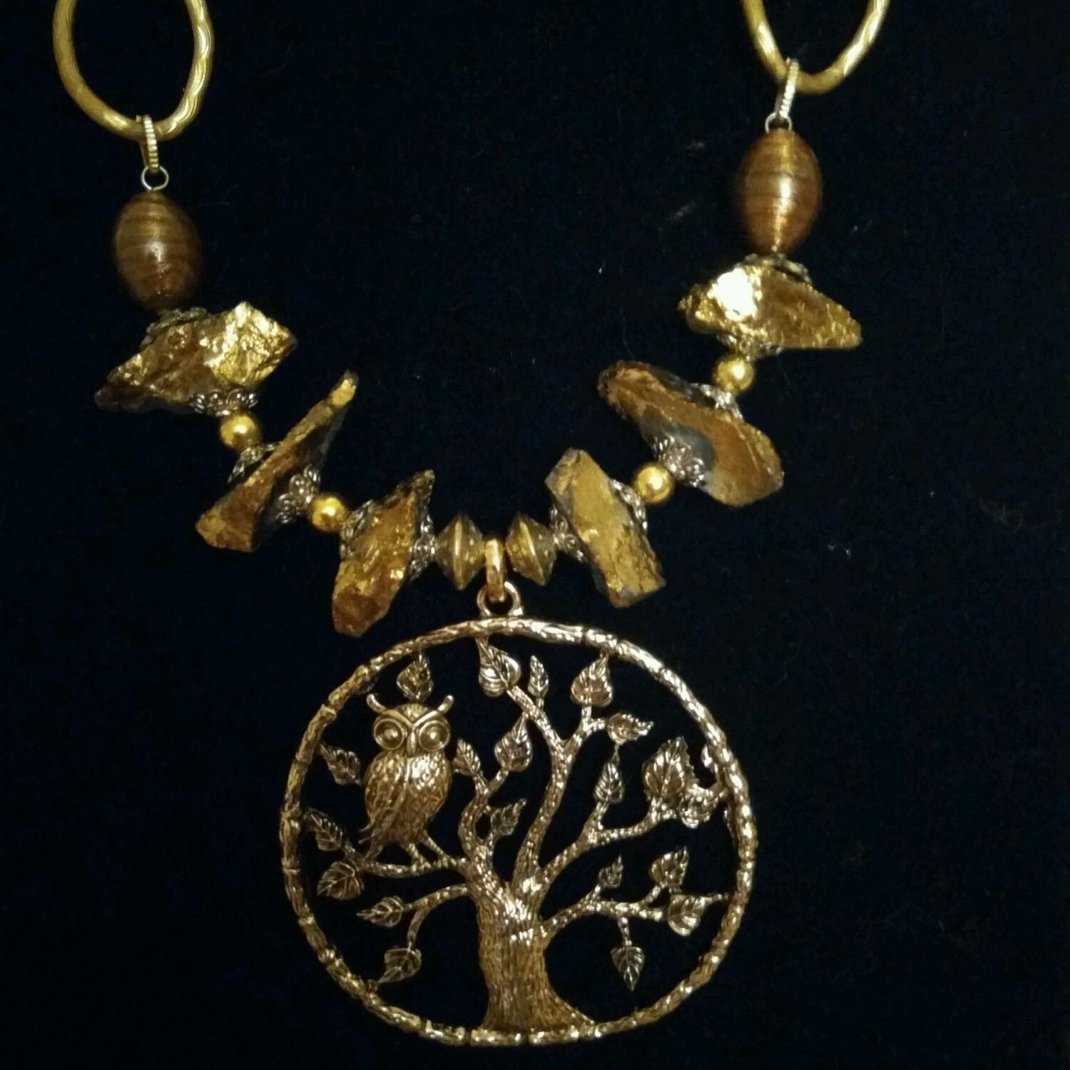 Бронзовое ожерелье с деревом и птицей
