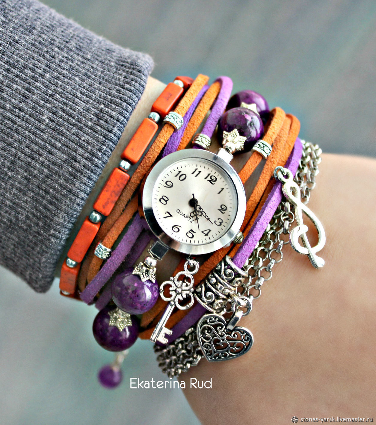 Красивые женские наручные часы с камнями "Радостное время"