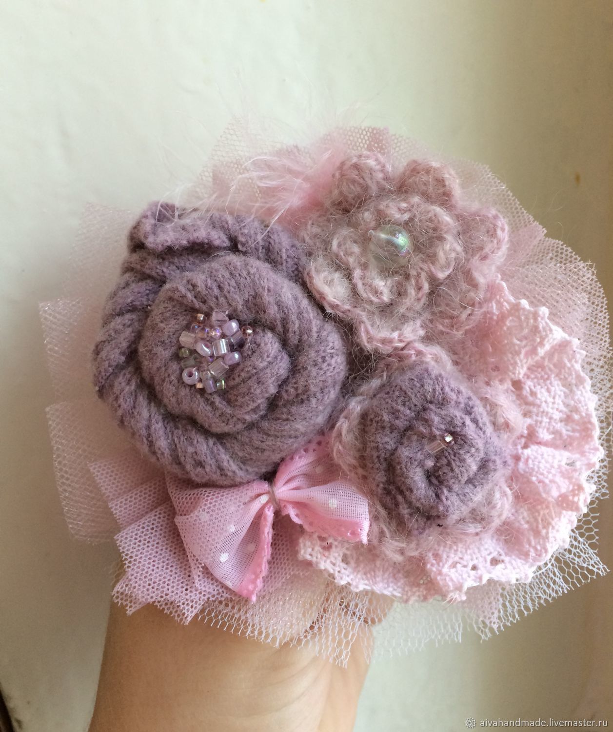 Брошь бохо текстильная в смешанной технике "Розовые мечты"