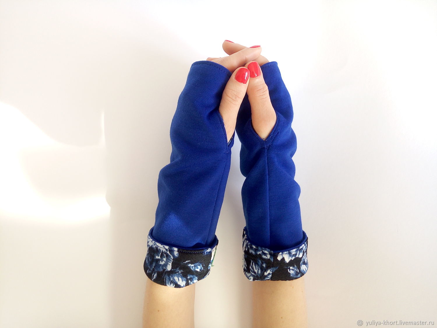 Митенки перчатки трикотажные синие средней  длинны
