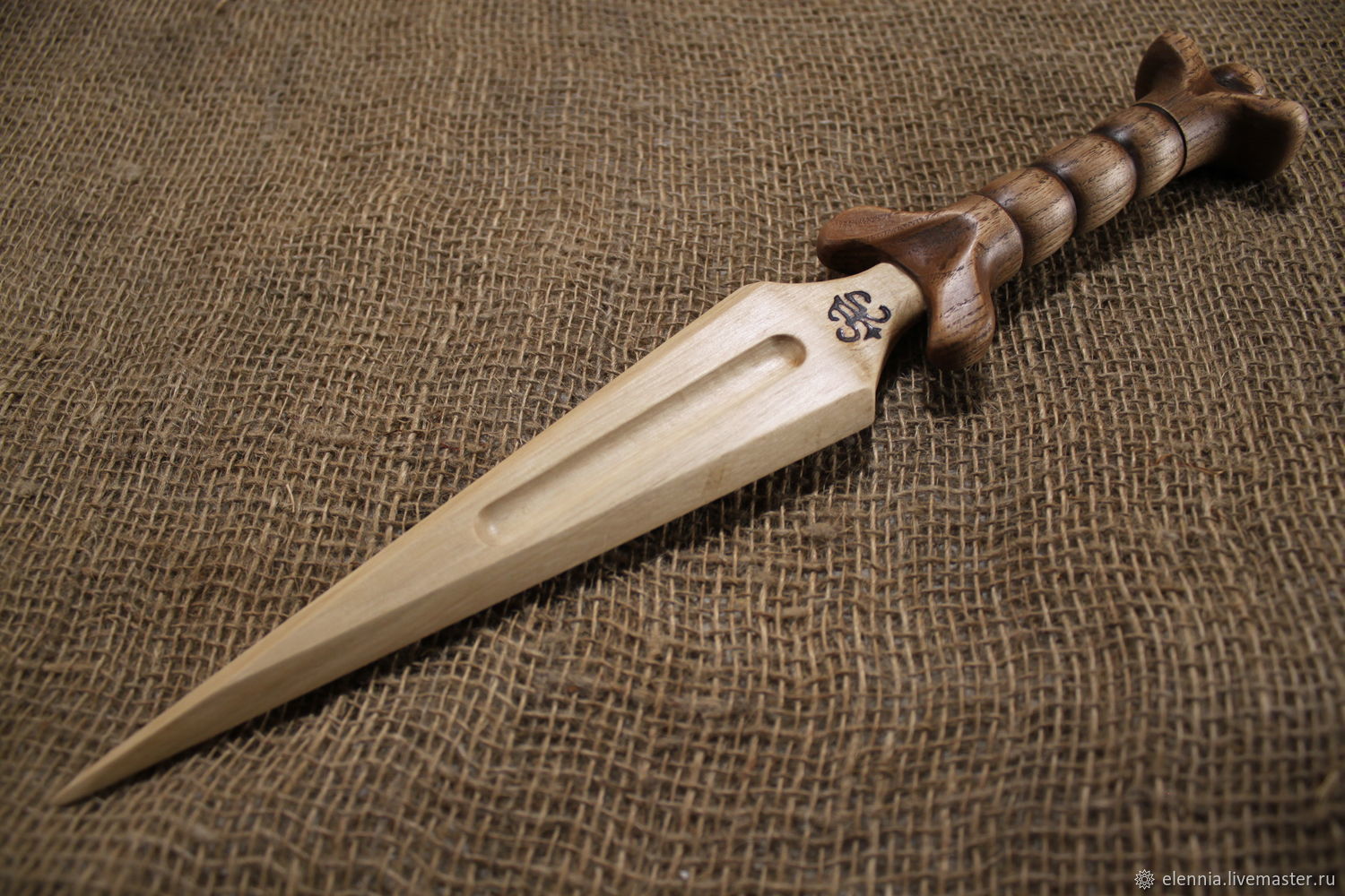 Атам - деревянный обрядовый кинжал. Нож для магических практик