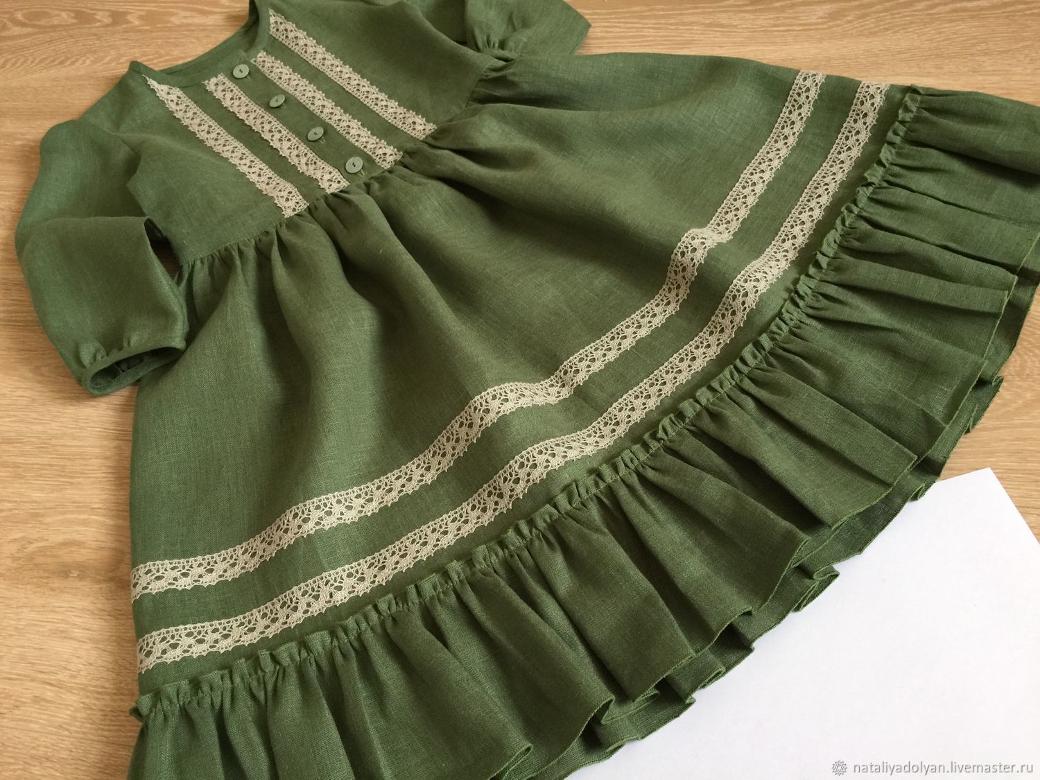 Льняное платье для девочки "Зеленый лес"