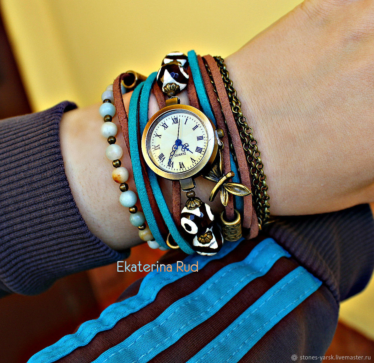 Стильные часы наручные женские, кварцевые, с камнями "Забавы времени"