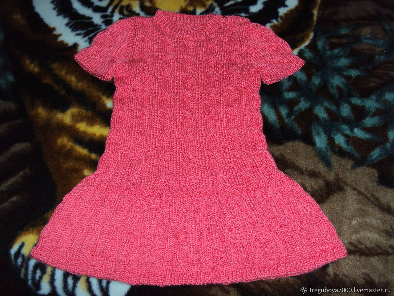 Вязаное платьице для малышки