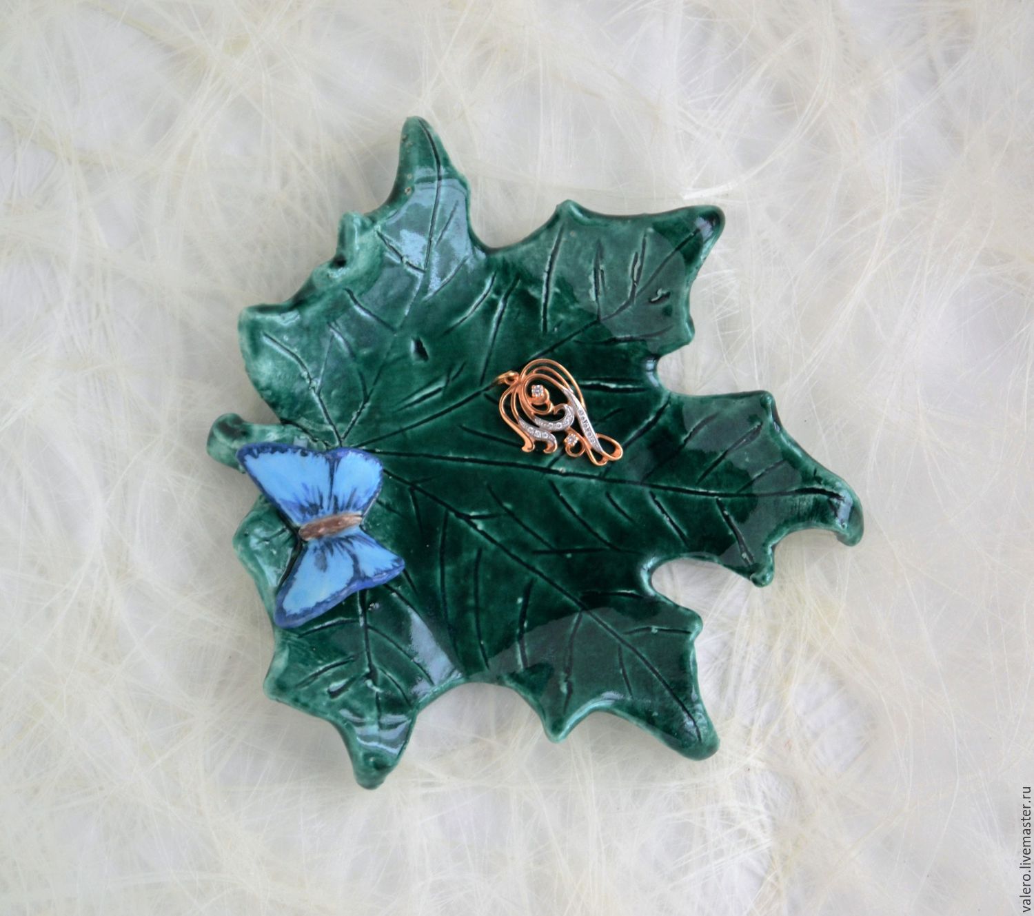 Тарелка керамика Изумрудный лист кленовый