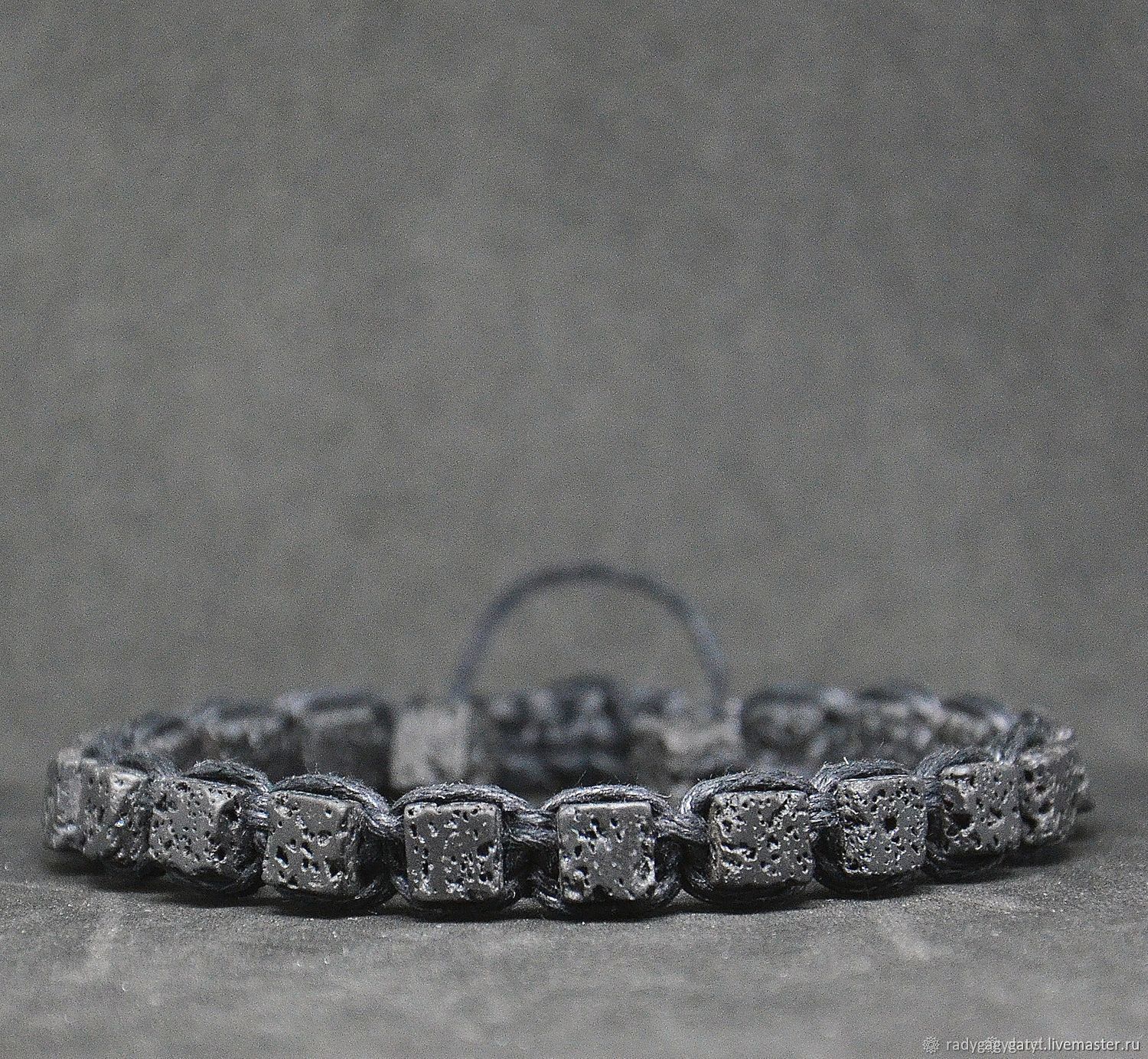 Черный браслет унисекс в стиле шамбала из кубиков лавы